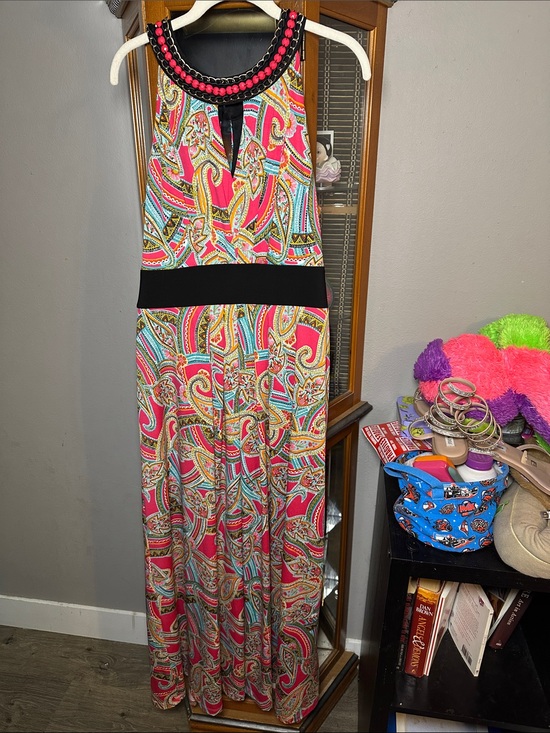 Ronni Nicole Dresses & Skirts - Ronni Nicole Pink Paisley Maxi Dress with Black Accents